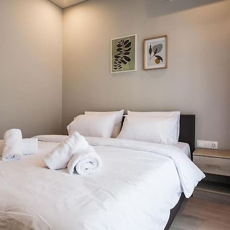 Piraeus Deluxe 2Bdr Apt - Near Metro And Port ภายนอก รูปภาพ