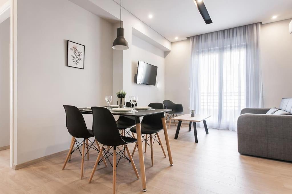 Piraeus Deluxe 2Bdr Apt - Near Metro And Port ภายนอก รูปภาพ
