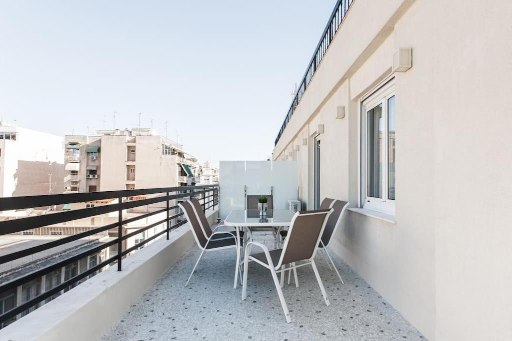 Piraeus Deluxe 2Bdr Apt - Near Metro And Port ภายนอก รูปภาพ