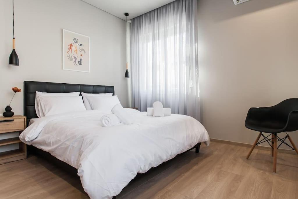 Piraeus Deluxe 2Bdr Apt - Near Metro And Port ภายนอก รูปภาพ